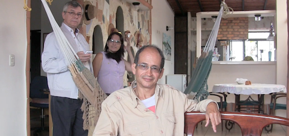 Aporrea de visita  en la casa de Iván Darío Hernández en Mérida