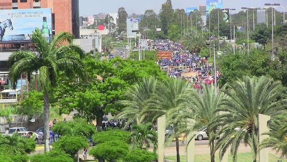 Vista panorámica de la marcha de los Sidoristas en Puerto Ordaz