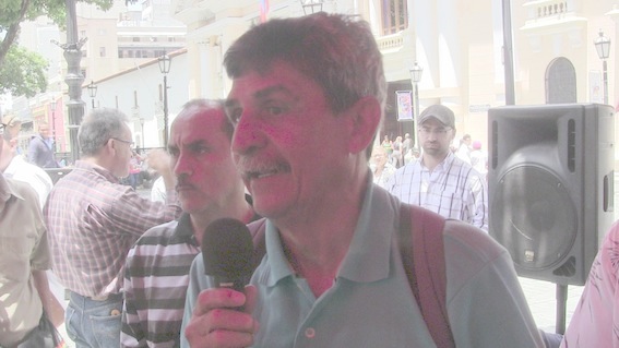 El camarada Chalo Azuaje, de la estación Al Son del23, en el programa de Solidaridad con Palestina desde la Esquina Caliente de Caracas
