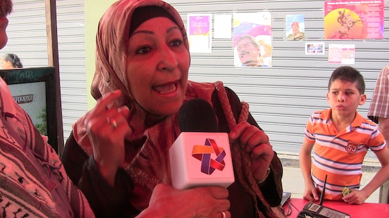 La mujer presente en el programa de Solidaridad con Palestina desde la Esquina Caliente de Caracas