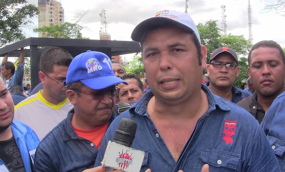 Jesús Zacarías, delegado departamental de la fábrica de tubos, señaló:  ``Tenemos 13.000 Tn de tubos para comercializar, que son usados por las petroleras, listos¨