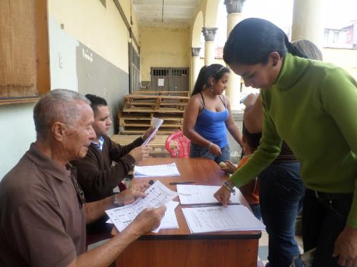 En “San Benito Parte Alta” fue uno de los consejos comunales de la parroquia Lagunillas en Sucre, donde se dio la elección de los nuevos voceros quienes estarán encargados durante dos años representar la gestión comunitaria.