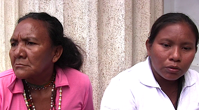 Carmen Fernández y su hija Ana María vinieron a Caracas a denunciar la muerte de Cristobal y el desalojo violento de la familia de la hacienda La Delicia