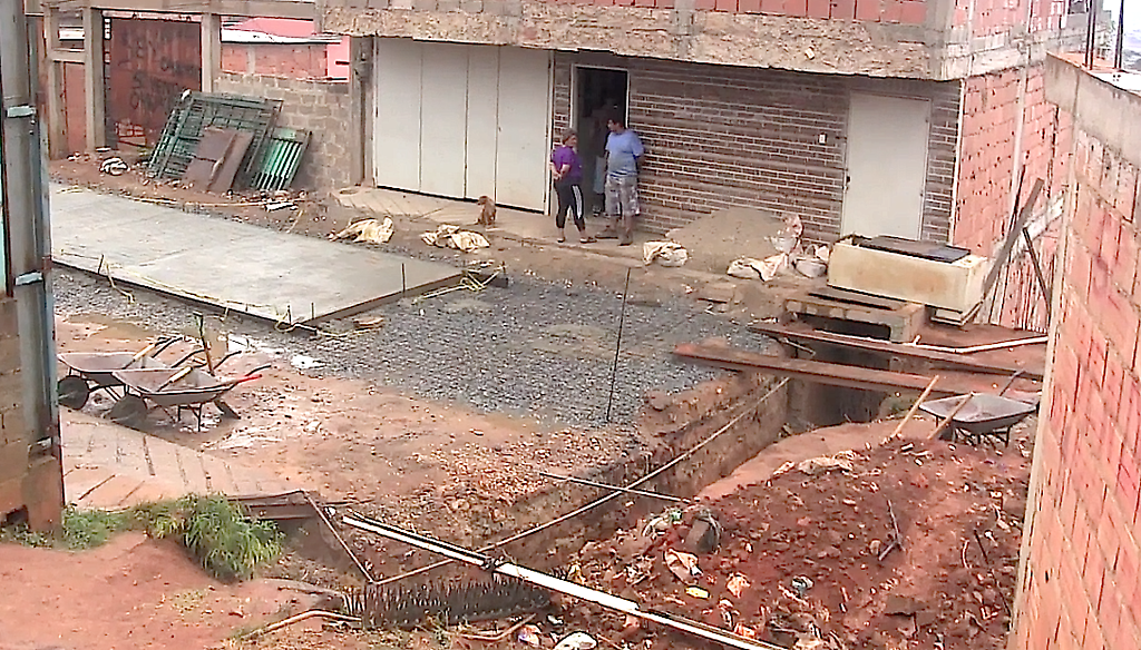 Paños de cemento solucionan problema de movilización y transportación de los habitantes del sector de barrio Las Torres Tierra Roja en Mamera