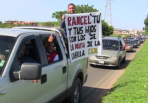 Pancartas alusivas al gobernador de Bolívar en la marcha de los Sidoristas en Puerto Ordaz