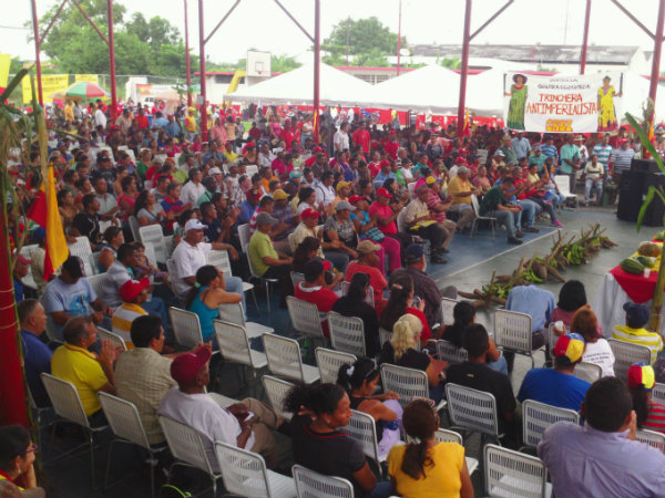 un aspecto de la asamblea campesina en indígena realizada en el municipio Colon de Santa Barbará del Zulia.