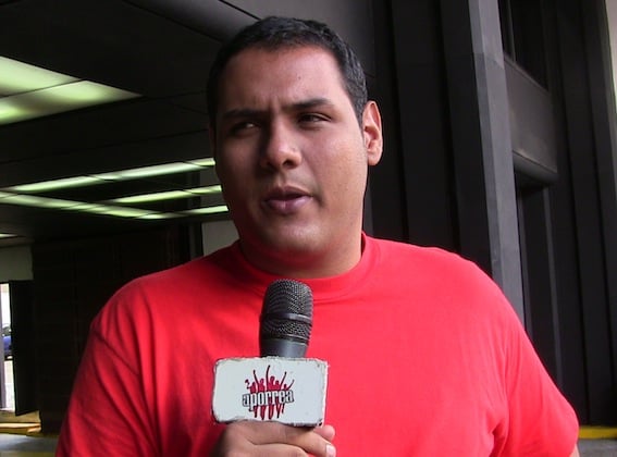 Alexander Marín de Marea Socialista declarando para Aporrea en La Fiscalía, en solidaridad con los trabajadores de SIDOR