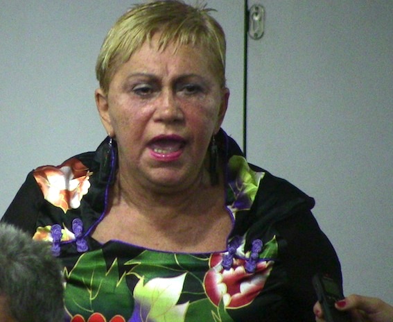 Fresia Ipinza, de AIPO, durante su participación en la Cátedra Argenis Vásquez
