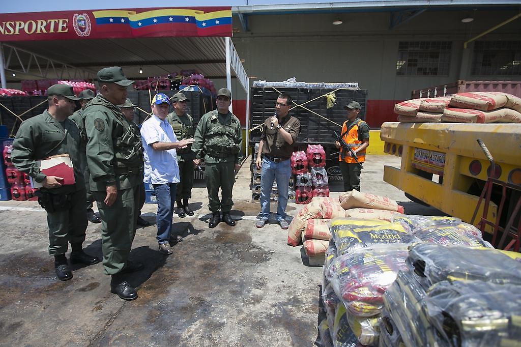 Estos decomisos se unen a las 96 toneladas de alimentos y 58.300 litros de gasoil y gasolina que retuvo el Gobierno en Zulia y que iban a ser extraídos de forma ilegal hacia Colombia, de acuerdo con el balance suministrado este sábado por Arreaza.