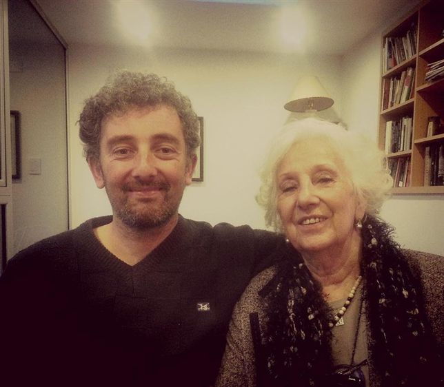 Ignacio Hurban junto a su abuela biológica, Estela de Carlotto