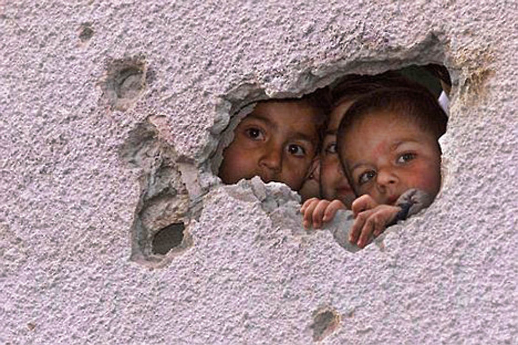 Niños palestinos en una escuela en Hebrón