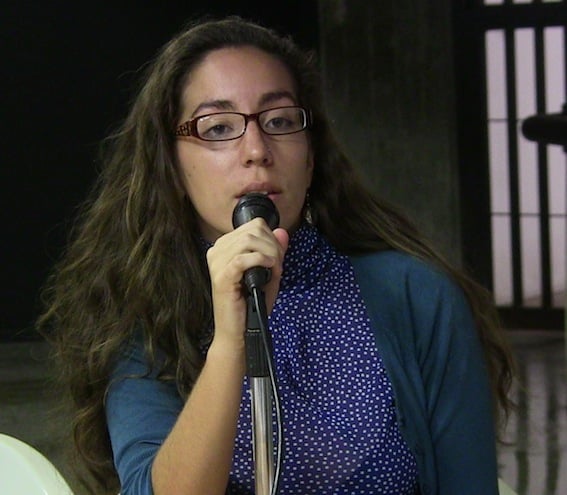 Foro de Marea Socialista : ``Auditoría Pública contra el desfalco de la Nación´´. Lucero Benítez, presentadora y moderadora del foro.