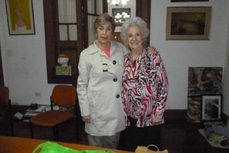 Mónica Venegas, miembro de la Comisión por la Justicia y la Verdad (Venezuela) y Estela Carlotto, miembro de la Fund. Abuelas de Plaza de Mayo (Argentina)