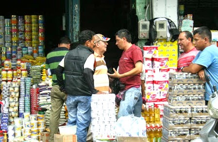 El video fue grabado por un aficionado que captó en más de un minuto los distintos productos que escasean en Venezuela.