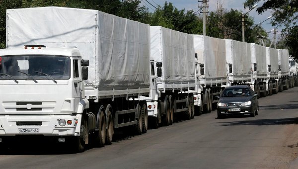 Convoy de camiones rusos con ayuda humanitaria para Lugansk, Ucrania