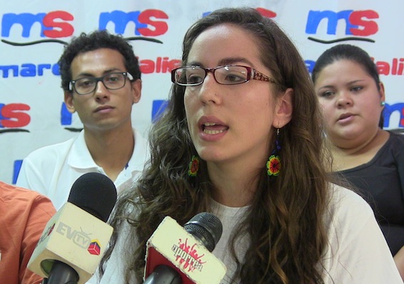 Lucero Benitez en la rueda de prensa del la Juventud de la Corriente Marea Socialista en Parque Central