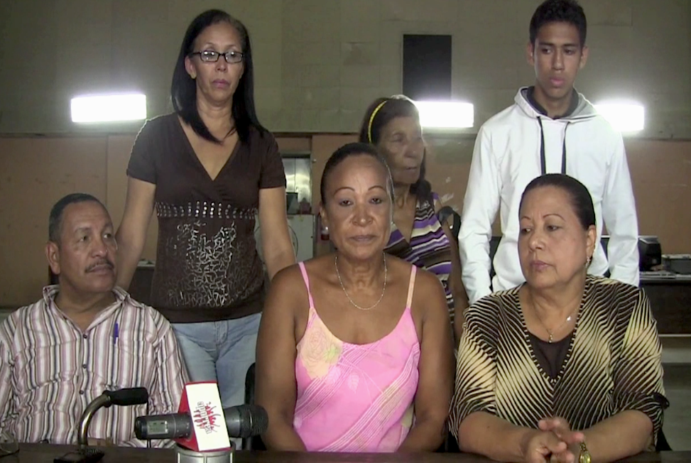 Familiares de policías bolivarianos detenidos, piden su libertad