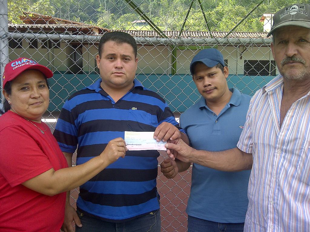 Consejo Comunal "San Miguel" entrega recursos a los beneficiarios de su ámbito geográfico