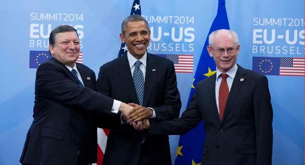 Barack Obama (centro) el presidente de la Comisión Europea, José Manuel Barroso (izquierda) y el presidente del Consejo Europeo Herman Van Rompuy