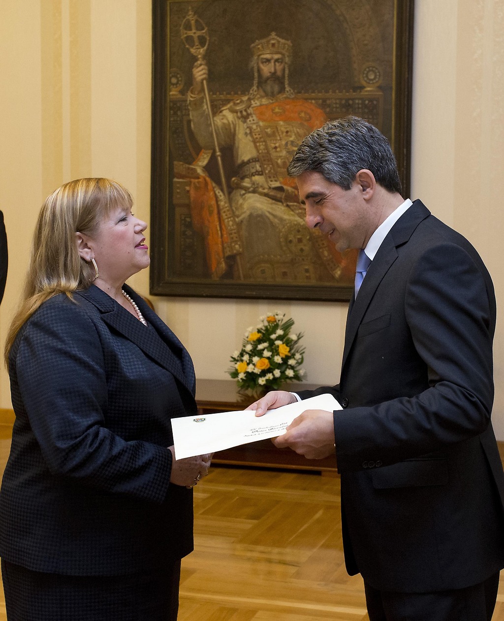 La Embajadora Caponi entrega las Cartas Credenciales al Presidente Plevneliev