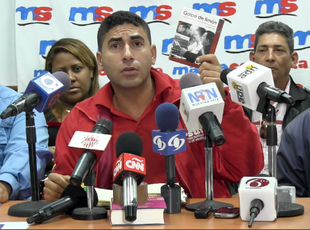 Alejandro Ratti, anuncia la vinculación de su movimiento Frente Nacional Hugo Chávez, en la rueda de prensa de Marea Socialista del 22 de octubre de 2014