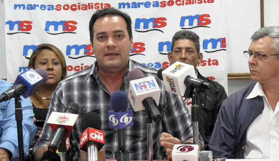 Carlos Hurtado, vocero de Clase Media Socialista, incorporado a MS con anterioridad, opina sobre la situación nacional en en la rueda de prensa de Marea Socialista del 22 de octubre de 2014.
