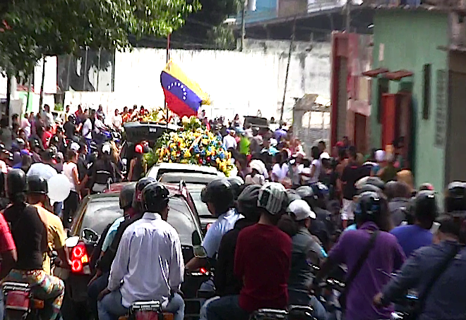 Los colectivos entierran a dos de sus mártires: Odreman y Contreras