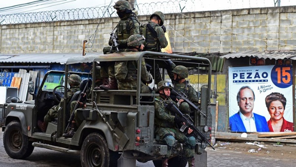 Efectivos de la policía militar desplegados en Río de Janeiro