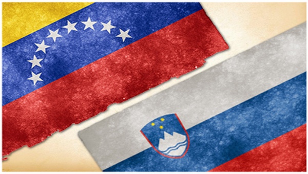 Los jóvenes eslovenos entregaron un comunicado oficial a la embajada venezolana en su país
