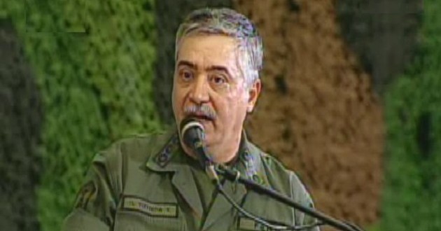 El ministro para Transporte Acuático y Aéreo, mayor General de la Aviación Militar de Venezuela Giuseppe Yoffreda