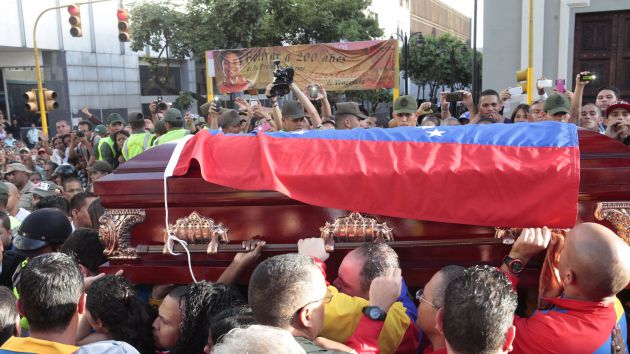 Cortejo fúnebre de Robert Serra y María Herrera