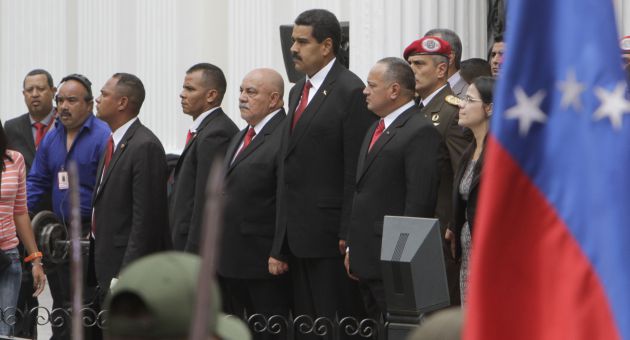 El presidente Maduro llega a la AN donde están siendo velados los restos del diputado Robert Serra y de su compañera María Herrera