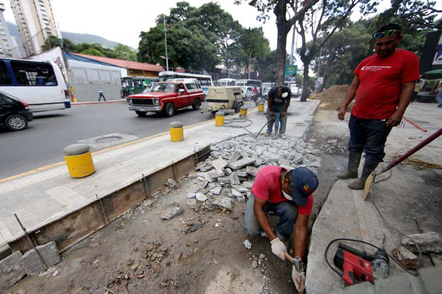 Pasará por la Plaza de Los Museos, atravesará el Parque Los Caobos y llegará, a través de un puente que se construirá, hasta la Plaza Venezuela a la altura de las residencias estudiantiles Livia Gouverneur.