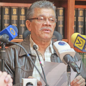 El periodista y parlamentario socialista, Earle Herrera