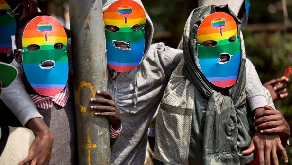 Los portadores de VIH o Sida son algunos de los que podrían ser condenados en Gambia por "crímenes" homosexuales.