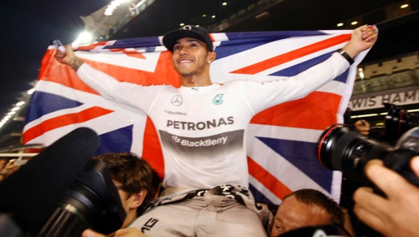 El piloto británico logró su segundo título mundial, mientras que Nico Rosberg fue tercero y quedó como subcampeón.