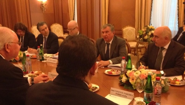 Los presidentes de las petroleras rusa y el canciller venezolano sostuvieron un encuentro este lunes en Moscú