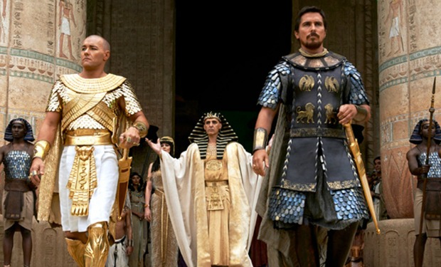Imagen de la película "Éxodo: Dioses y Reyes" donde no hay actores con rasgos egipcios