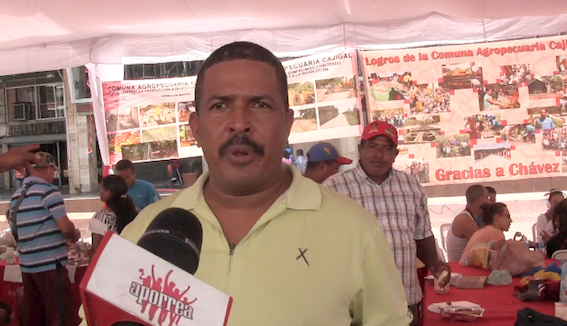 Del estado Sucre, de la Comuna Agropecuaria Cajigal, ``Somos comuneros productores, lo que necesita la patria...es posible producir lo que se consume´´, dijo Augusto Espinoza en la Feria de las Comunas en la Plaza Caracas.