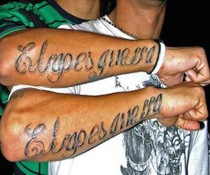 El RAP es Guerra dice el tatuaje de Los Aldeanos