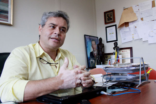 Fernando Travieso, economista y experto en petróleo, Director del Observatorio Petrolero de la UBV.