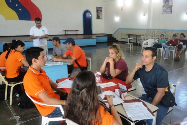 Jornadas de distribución de equipos celulares y activación de líneas móviles en el estado Mérida.