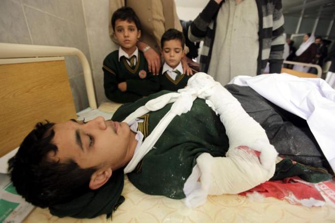 Niño herido en escuela de Pakistán