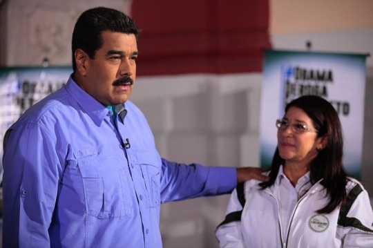 Presidente Nicolás Maduro Moros anunció la reactivación del Cardiológico de Adultos y Oncológico de Montalbán el martes 24 de marzo del 2015, en el programa Contacto con Maduro No 22, en la foto con la primera combatiente Cilia Flores