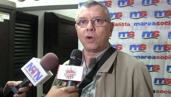 Gonzalo Gómez, miembro de la Coordinación Nacional en su declaraciones previas a la rueda de prensa de Marea Socialista en Parque Central