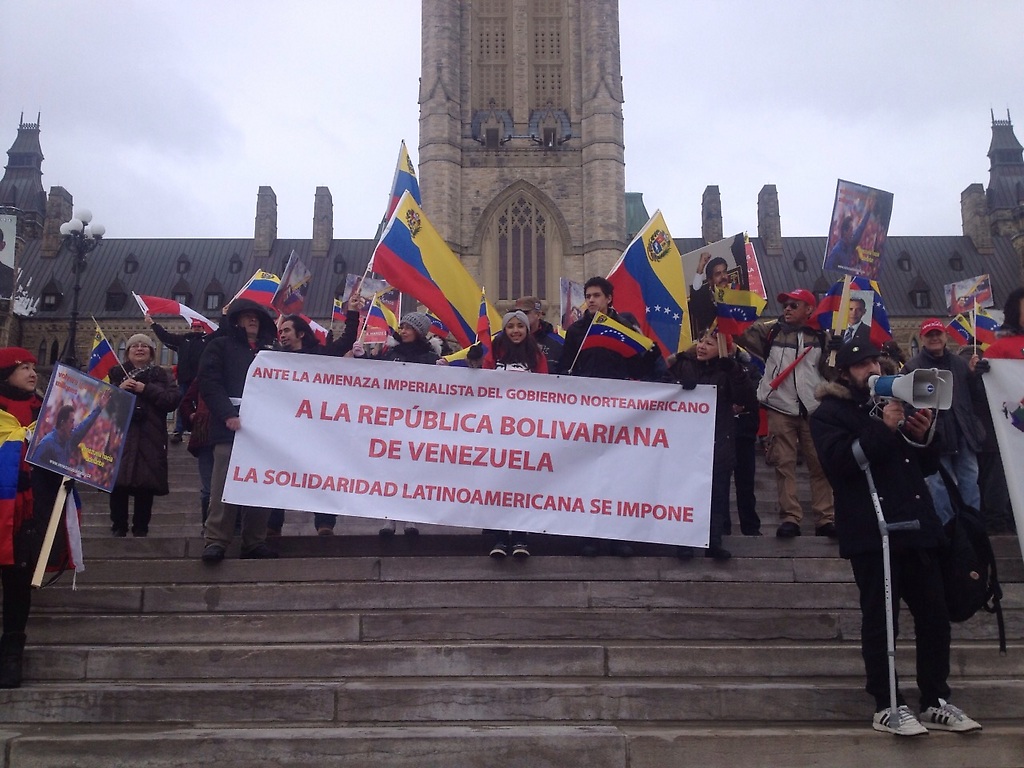 Movimientos sociales de Canadá en solidaridad con Venezuela, protesta frente al parlamento canadiense