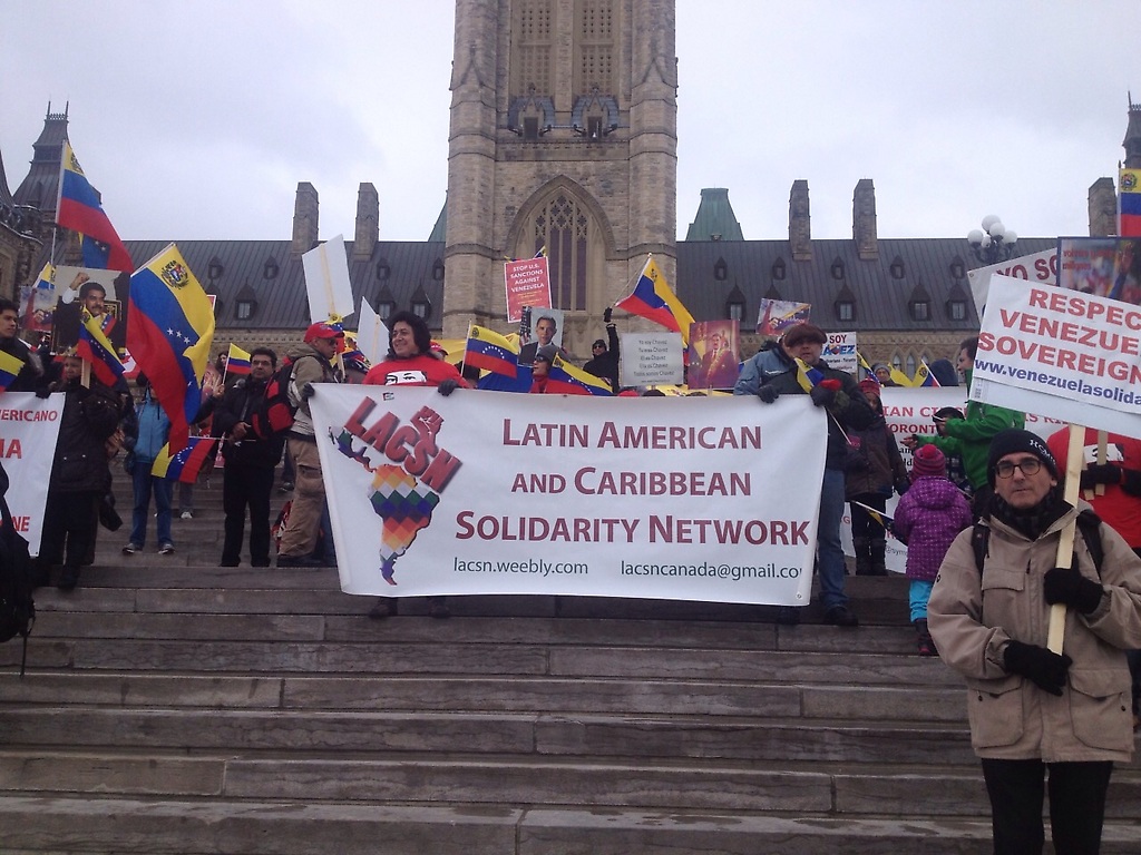 Movimientos sociales de Canadá en solidaridad con Venezuela, protesta frente al parlamento canadiense