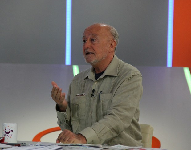 El escritor y periodista argentino Luis Bilbao