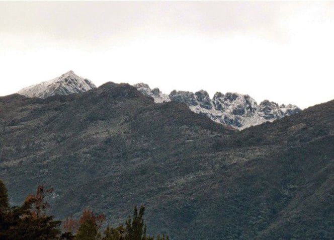 Nevada en montañas de la sierra del Páramo del Batallón y La Negra, estado Táchira