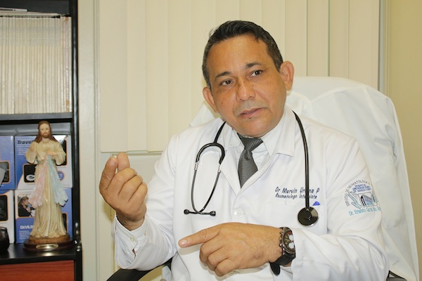 Mervin Urbina, Jefe del Servicio de Medicina Interna, del Servicio Autónomo Hospital Universitario de Maracaibo (Sahum)